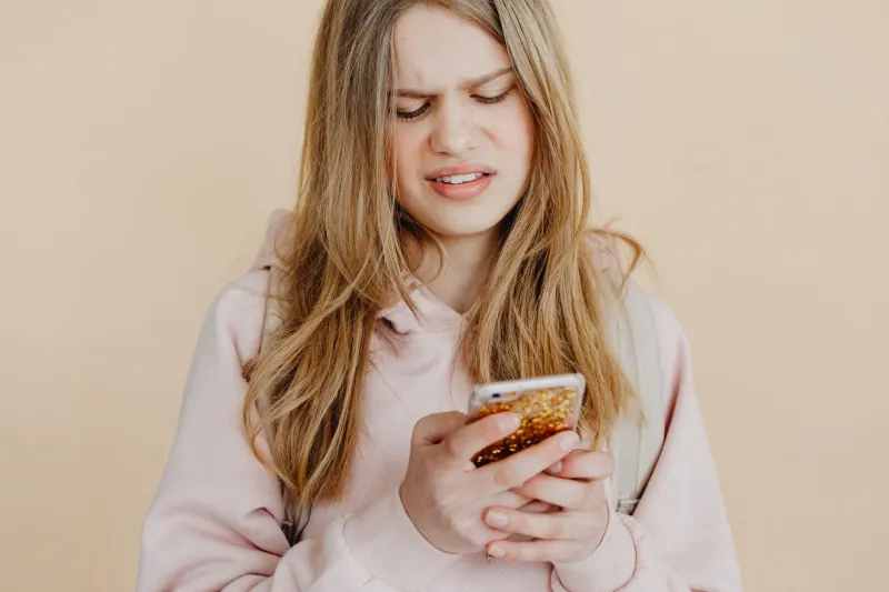 Seen at 9:47 PM: Why Your Partner's Read Receipts Aren't a Love Meter